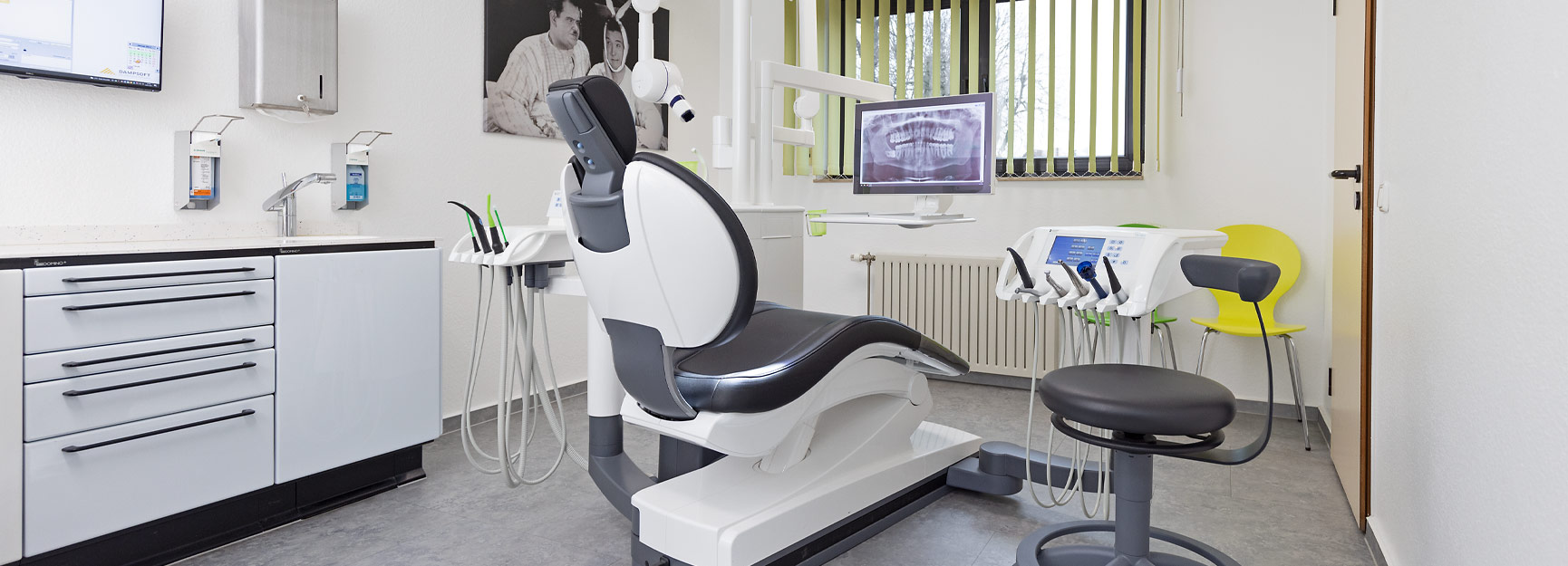 Behandlungszimmer der Zahnarztpraxis in Aldenhoven